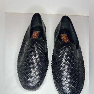 Lions  Den men leather slip on shoe size 8 1/2 D black hibachi style